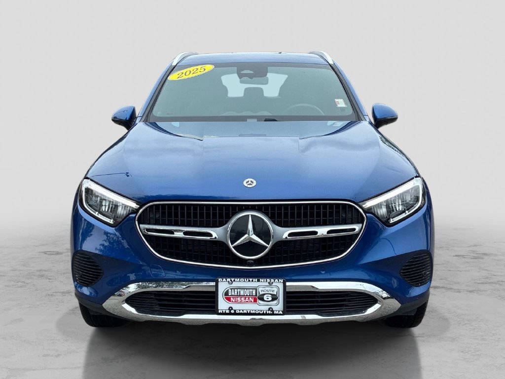 Used 2025 Mercedes-Benz GLC 300 4MATIC image 2