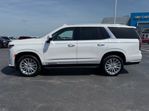 Used 2023 Cadillac Escalade Premium Luxury AWD/4WD image 2