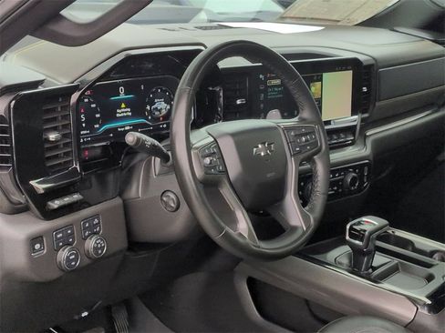 Used 2025 Chevrolet Silverado 1500 ZR2 w/ Technology Package image 8
