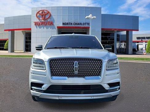 Used 2019 Lincoln Navigator L Reserve AWD/4WD image 2