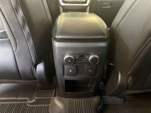 Used 2021 Ford Explorer XLT w/ Equipment Group 202A AWD/4WD image 13