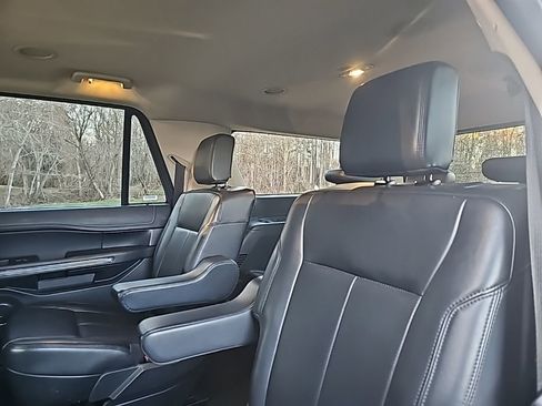 Used 2024 Ford Expedition Max XLT image 13