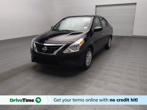 Used 2019 Nissan Versa SV image 1