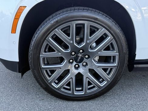 Used 2025 GMC Yukon Denali Ultimate image 10