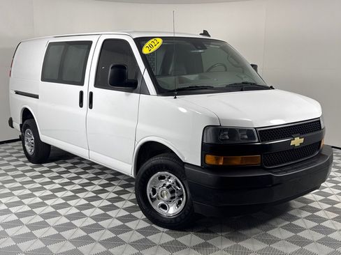 Used 2022 Chevrolet Express 2500 w/ Driver Convenience Package image 2