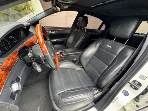 Used 2011 Mercedes-Benz S 63 AMG w/ Driver Assistance Pkg image 27