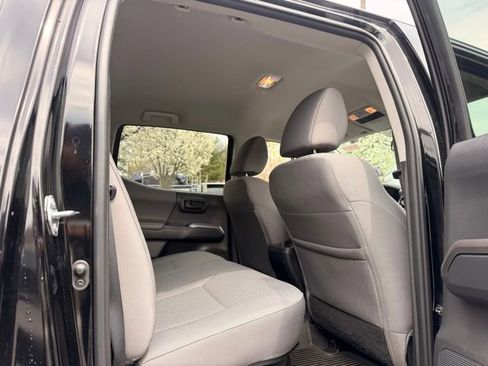 Used 2023 Toyota Tacoma SR5 AWD/4WD image 5