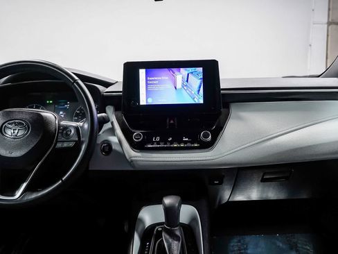Certified 2025 Toyota Corolla SE FWD image 14