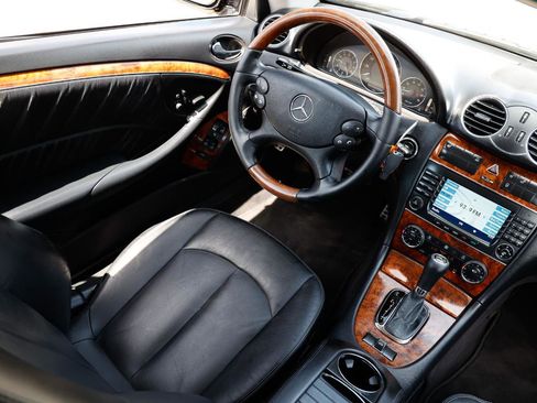 Used 2009 Mercedes-Benz CLK 350 Cabriolet image 18