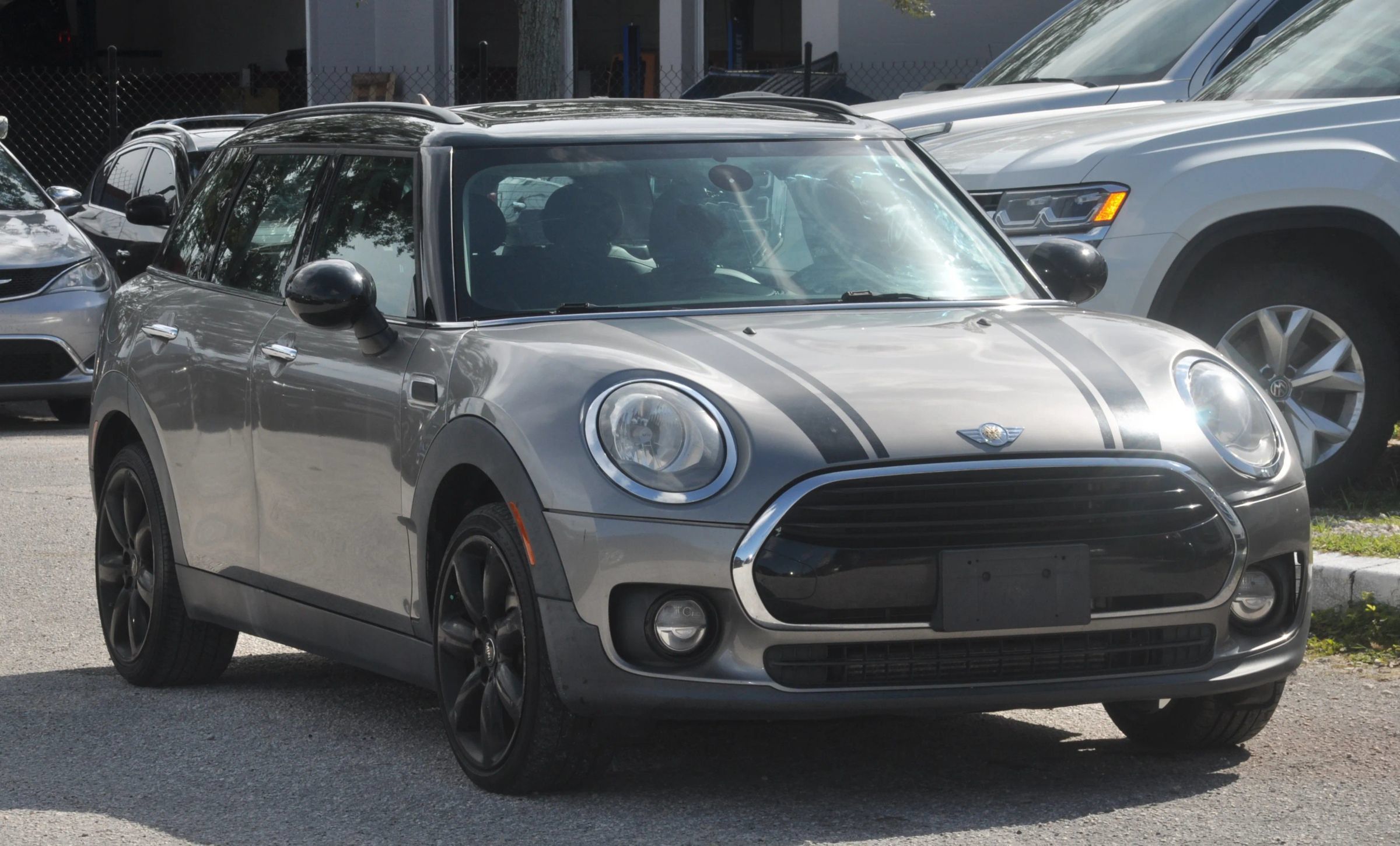 Used 2016 MINI Cooper Clubman FWD image 3