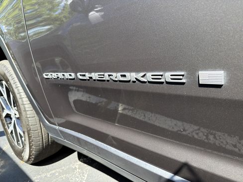 Certified 2024 Jeep Grand Cherokee L Limited w/ Luxury Tech Group II AWD/4WD image 32