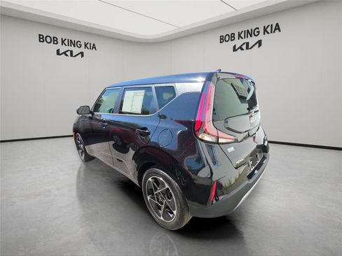 Used 2024 Kia Soul EX FWD image 3