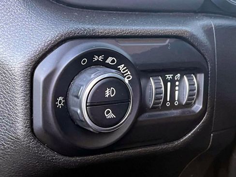 Certified 2021 Jeep Gladiator Willys image 17