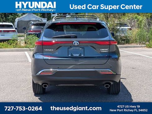 Used 2022 Toyota Venza Limited AWD/4WD image 4
