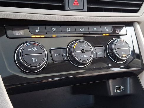 Used 2019 Volkswagen Jetta SEL image 16