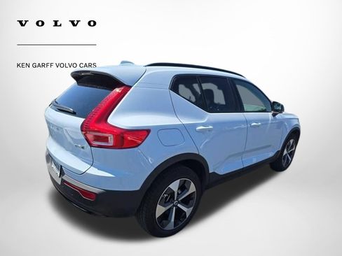 Used 2026 Volvo XC40 B5 Plus AWD/4WD image 3