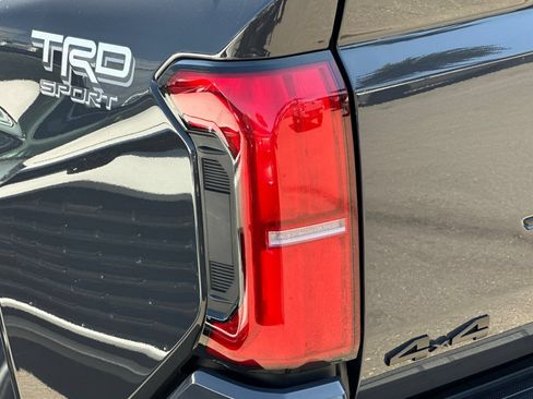 Used 2025 Toyota Tacoma TRD Sport AWD/4WD image 27
