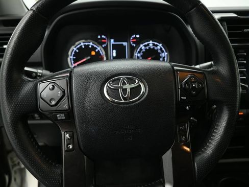 Used 2022 Toyota 4Runner TRD Off-Road Premium AWD/4WD image 13