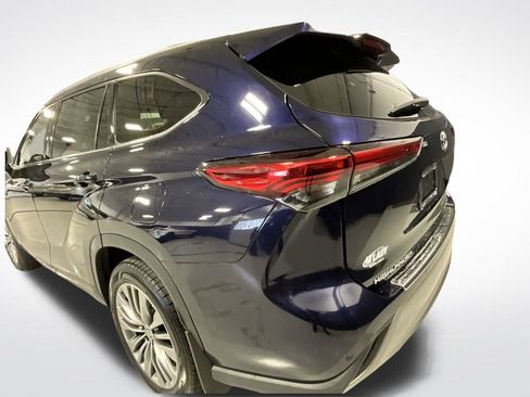 Used 2020 Toyota Highlander Platinum image 28