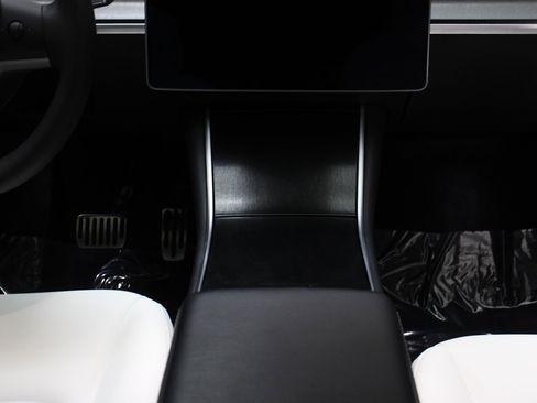 Used 2020 Tesla Model Y Long Range image 31