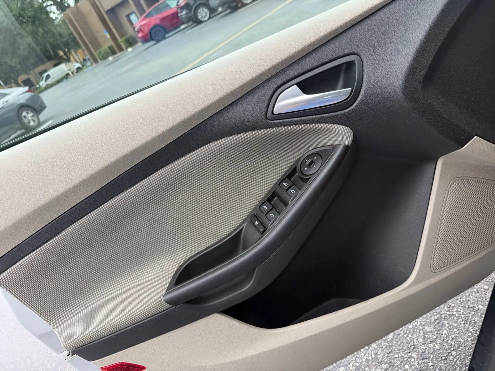 Used 2014 Ford Focus SE FWD image 16