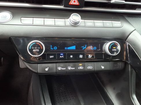 Used 2023 Hyundai Elantra SEL w/ Convenience Package FWD image 16