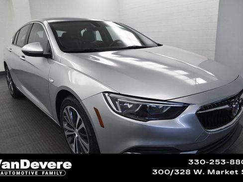 Used 2019 Buick Regal Essence image 1