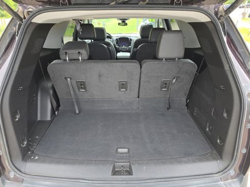 Used 2021 Chevrolet Traverse LT w/ LT Premium Package AWD/4WD image 21