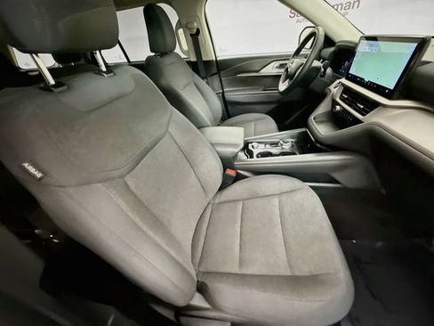 Used 2025 Ford Explorer Active AWD/4WD image 28