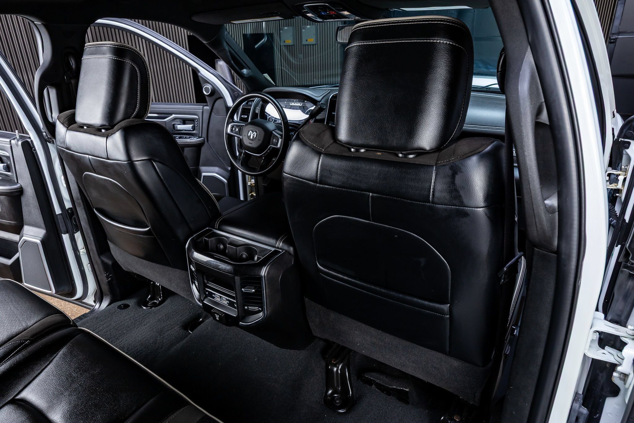 Used 2023 RAM 3500 Laramie AWD/4WD image 32
