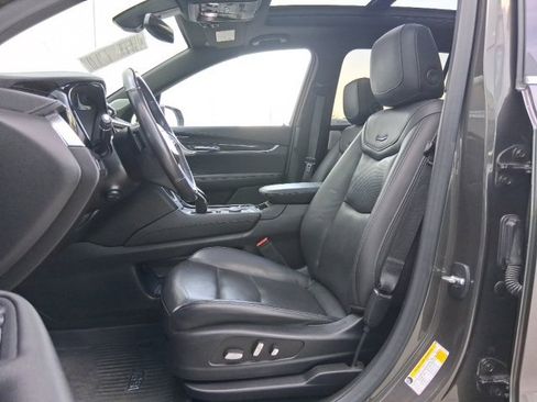 Used 2020 Cadillac XT6 Premium Luxury image 19