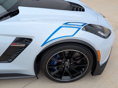 Used 2018 Chevrolet Corvette Z06 w/ Carbon 65 Edition RWD image 40