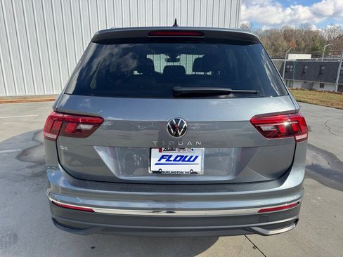 Used 2022 Volkswagen Tiguan SE w/ Panoramic Sunroof Package image 16