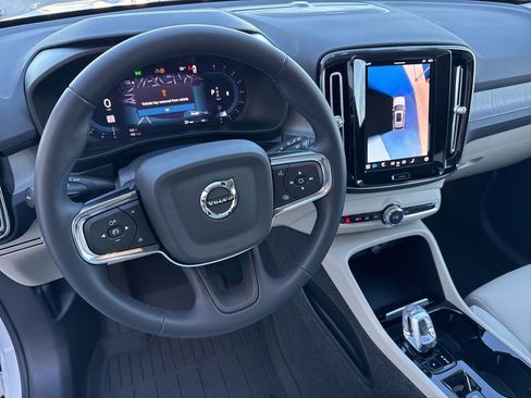 Used 2024 Volvo XC40 B5 Plus w/ Protection Package Premier image 23