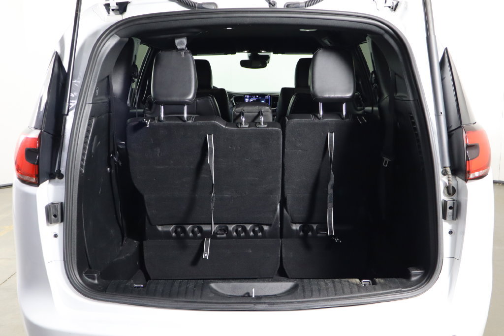 Used 2025 Chrysler Pacifica Select FWD image 18