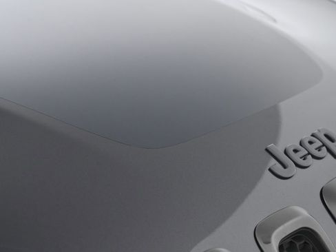 Used 2015 Jeep Cherokee Trailhawk w/ Comfort/Convenience Group image 13