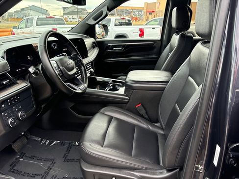 Used 2025 Chevrolet Tahoe Z71 image 9