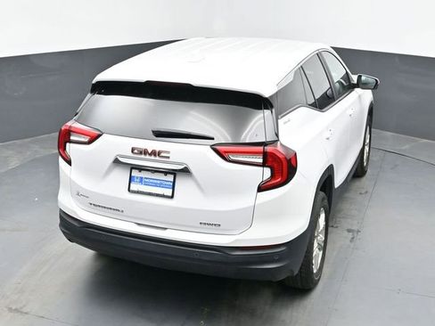 Used 2022 GMC Terrain SLE w/ LPO, Floor Liner Package image 25