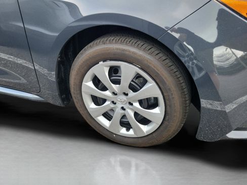 Used 2025 Toyota Corolla LE w/ Convenience Package image 29