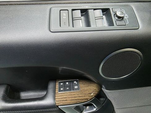 Used 2017 Land Rover Range Rover Sport SE AWD/4WD image 18