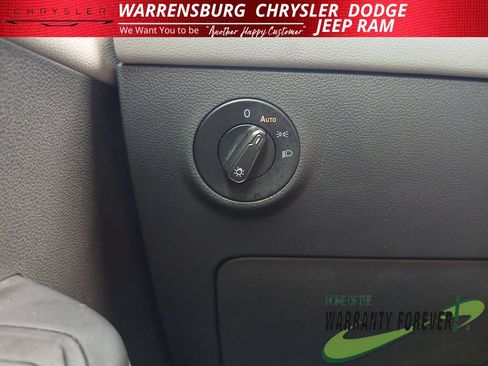 Used 2024 Volkswagen Taos SE FWD image 33