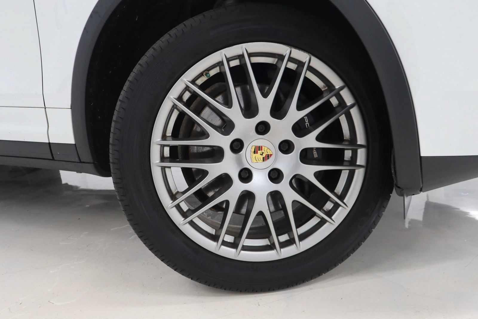Used 2018 Porsche Cayenne AWD/4WD image 13