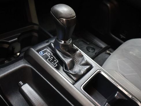 Used 2019 Toyota Tacoma TRD Off-Road image 23