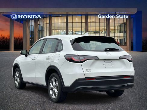 Certified 2024 Honda HR-V LX image 4