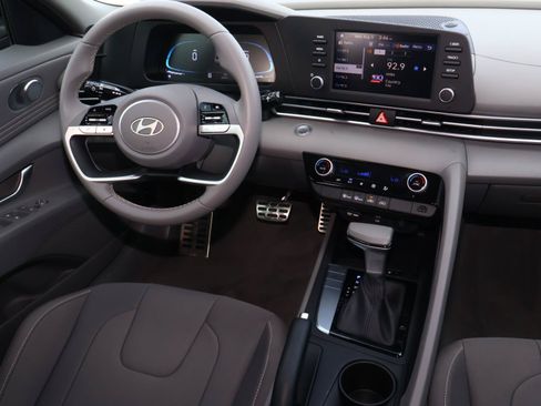 Used 2026 Hyundai Elantra Sport FWD image 10
