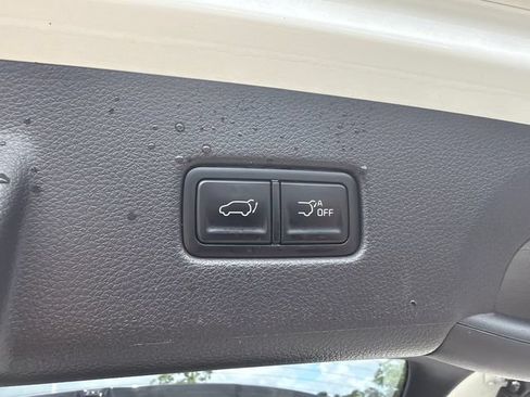 Used 2025 Kia Carnival SX Prestige FWD image 17
