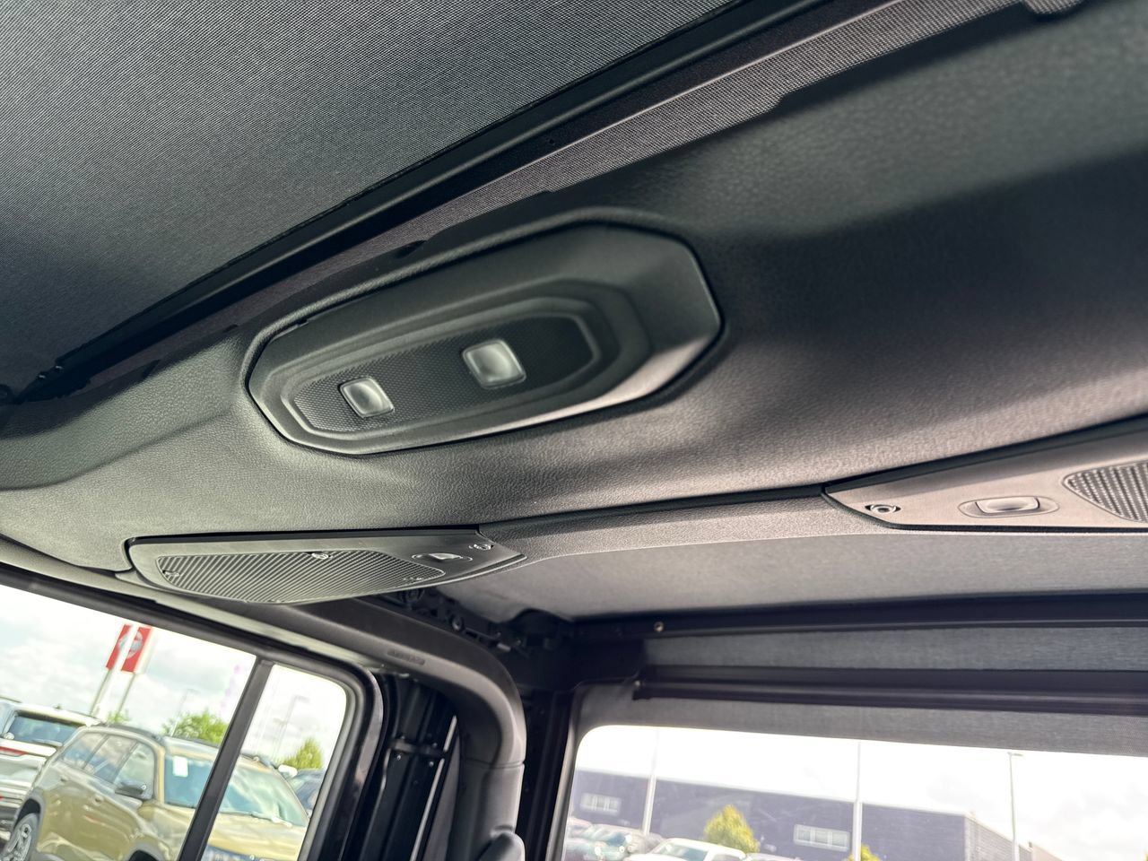 Certified 2025 Jeep Gladiator Sport AWD/4WD image 30
