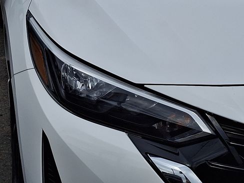 Certified 2025 Nissan Sentra SV FWD image 10