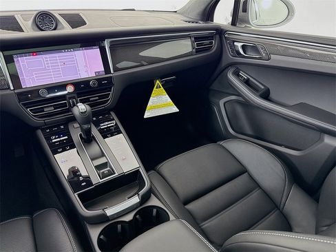New 2026 Porsche Macan GTS image 25