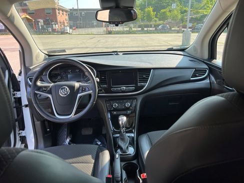 Used 2022 Buick Encore Preferred w/ Safety Package AWD/4WD image 18